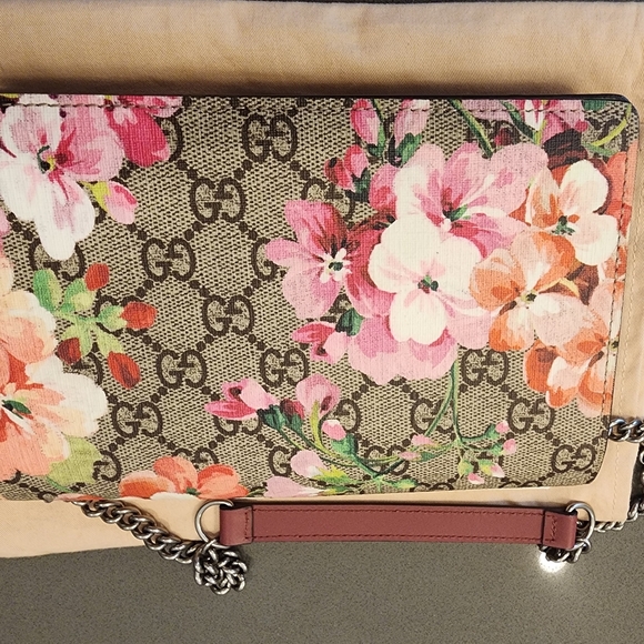✨️🌸👛GUCCI 410082GG Supreme Monogram Bloom purse 👛 with chain - Picture 8 of 16